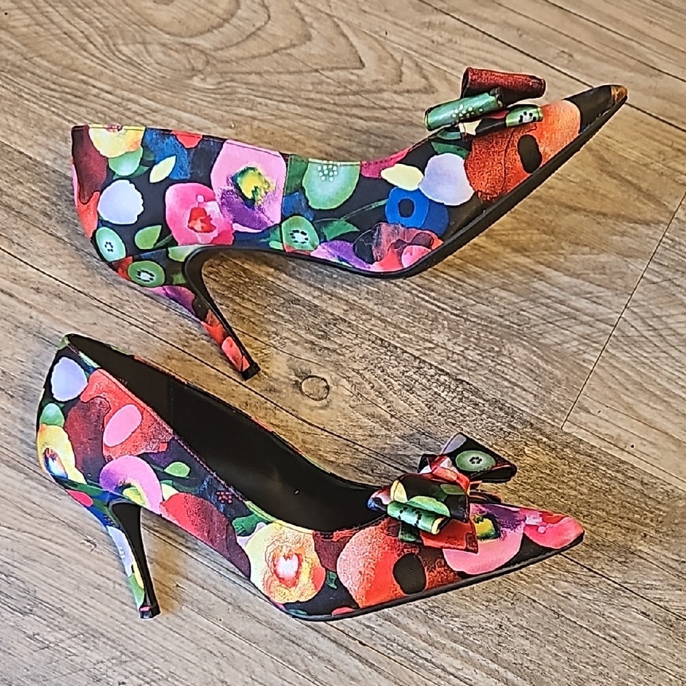 Bright Floral Pointed-Toe Heels with bows - Picture 4 of 7